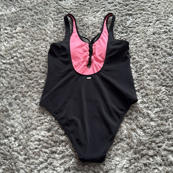 PINK Victoria's Secret Black and Pink One Piece Swimsuit with Ruched Bust - Picture 3 of 6